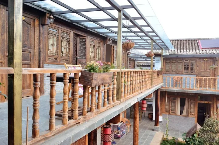 Дали: Tourist Courtyard Hotel