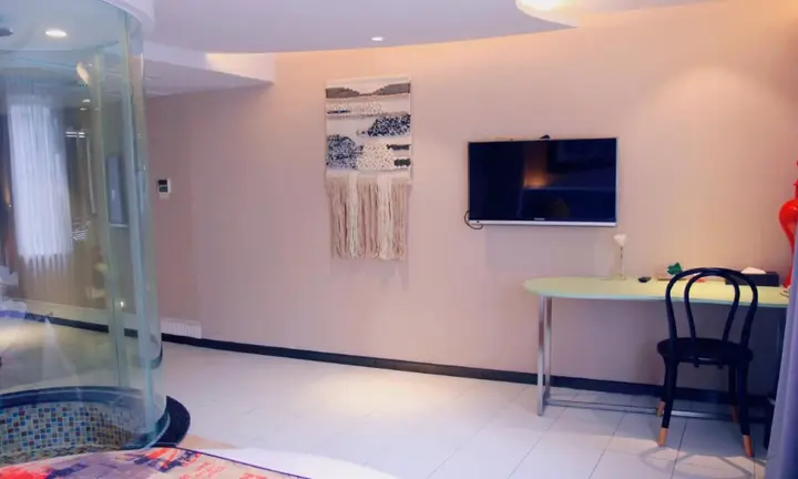 Чэнду: Chengdu Huanbian Art Hotel