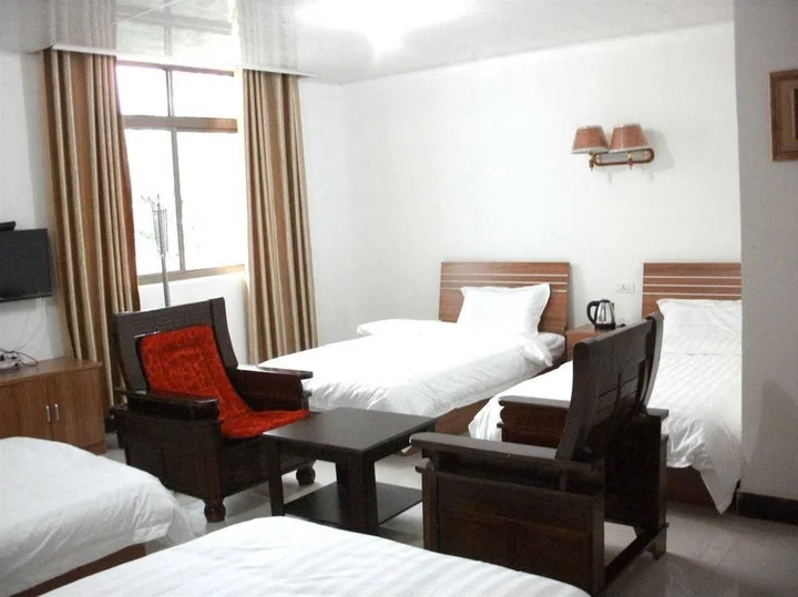 Вэйнань: Huashan Gehui Hotel