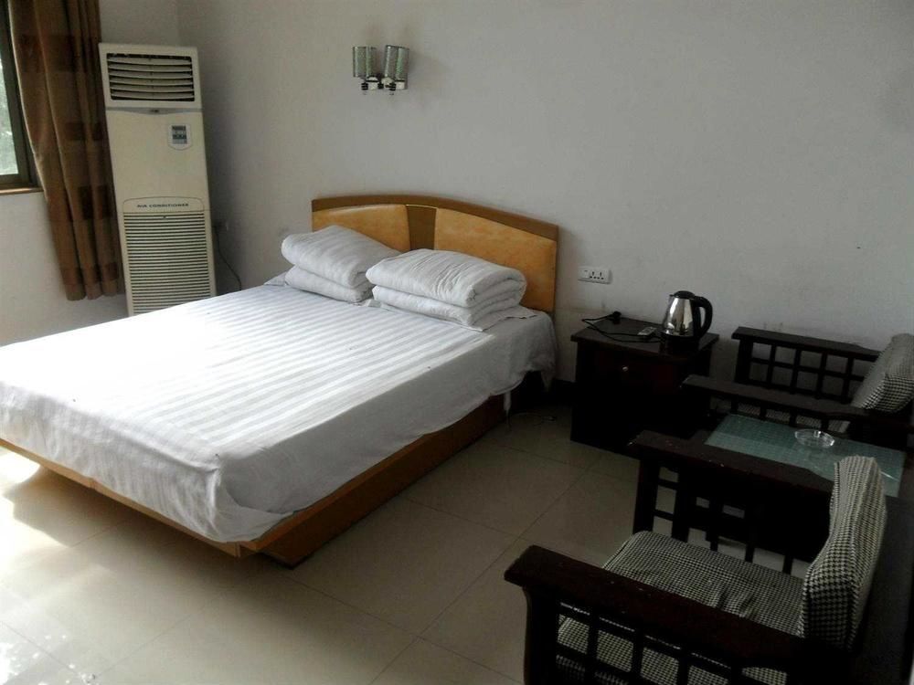 Вэйнань: Huashan Gehui Hotel