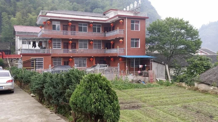 Чжанцзяцзе: Zhangjiajie Tujia men Theme Inn