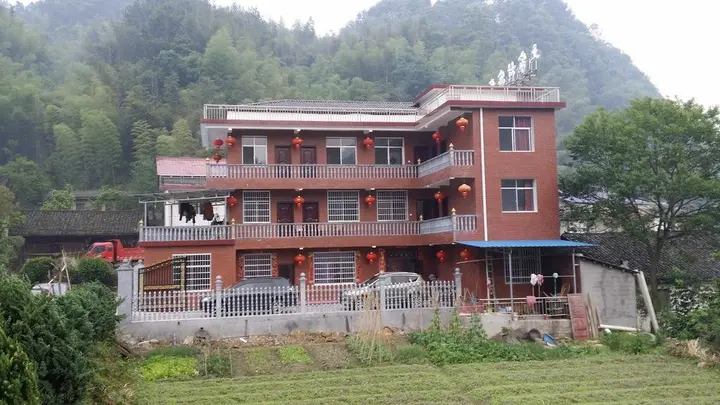 Чжанцзяцзе: Zhangjiajie Tujia men Theme Inn