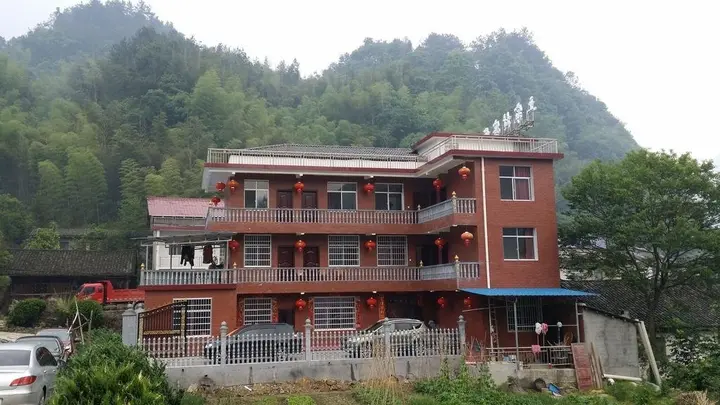 Чжанцзяцзе: Zhangjiajie Tujia men Theme Inn
