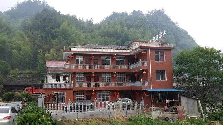 Чжанцзяцзе: Zhangjiajie Tujia men Theme Inn