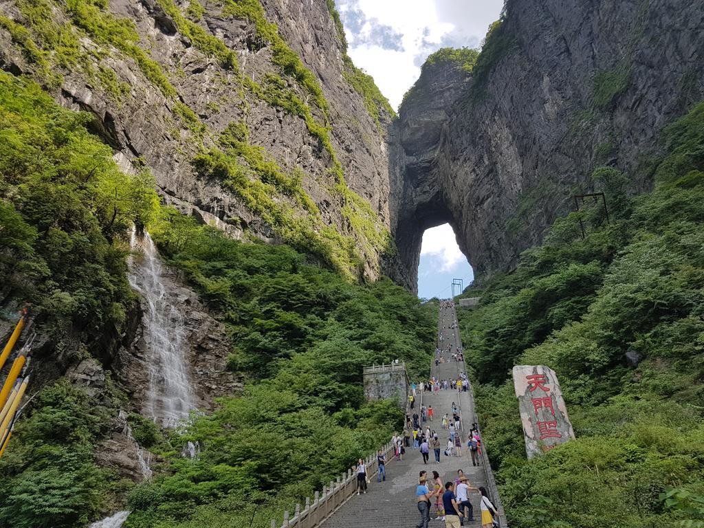 Чжанцзяцзе: Zhangjiajie Tujia men Theme Inn