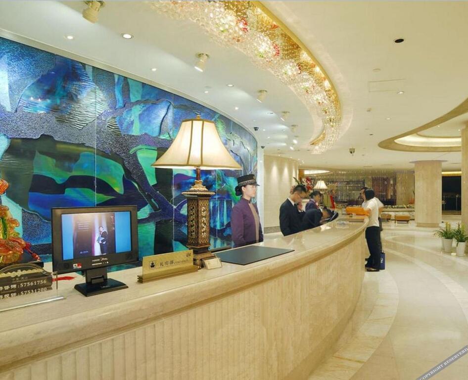 Шанхай: Yizui Crown Hotel