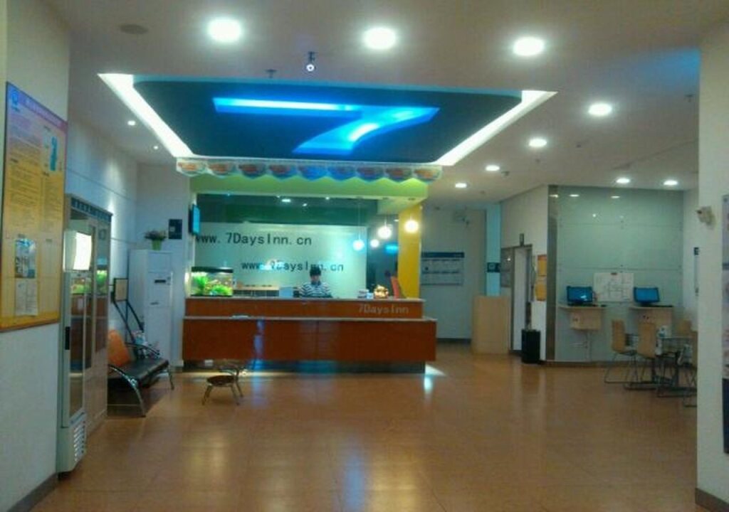 7Days Inn Foshan Thousands Light Lake Nangui Road Metro Station Branch — фото 1