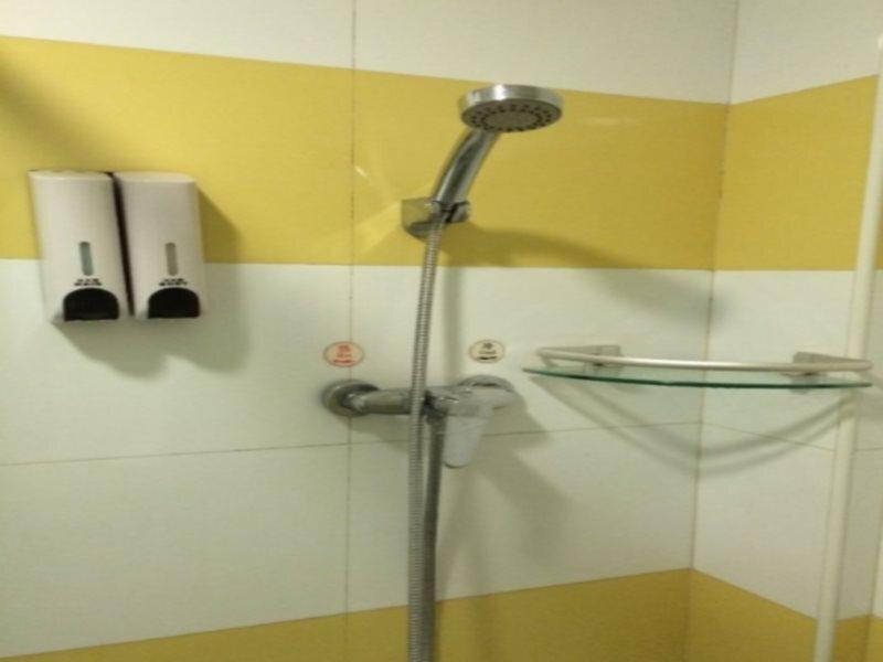 Цзинин: 7 Days Inn Liang Shan Jin Xiu Cheng Branch