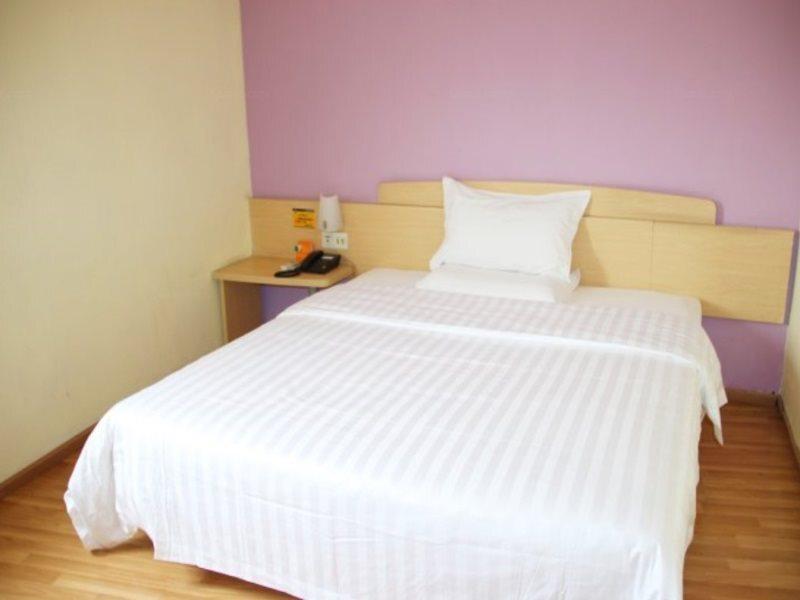 Чунцин: 7Days Inn Chongqing Wanzhou District Gaosun Pond Chongbai