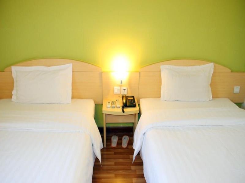 Цзинин: 7Days Inn Yanzhou Railway Station