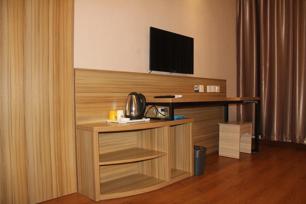 Циньхуандао: Eaka 365 Hotel Changli Railway Station