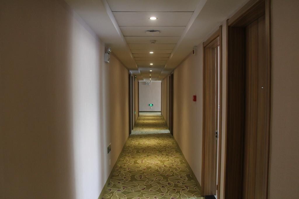 Циньхуандао: Eaka 365 Hotel Changli Railway Station