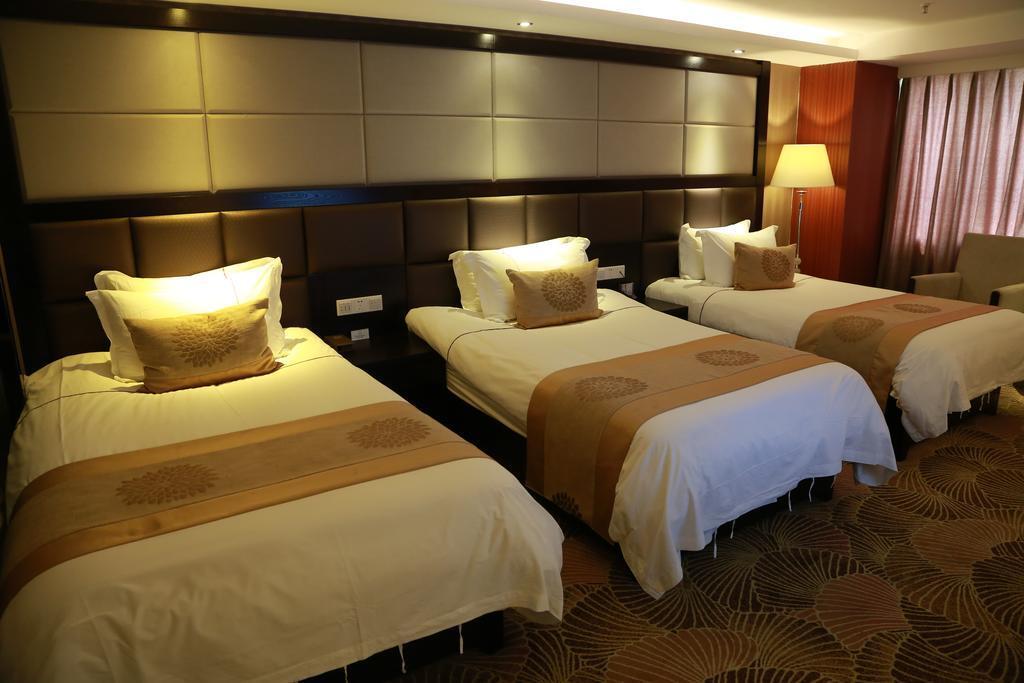Куньмин: Hometown Lotus Hotel
