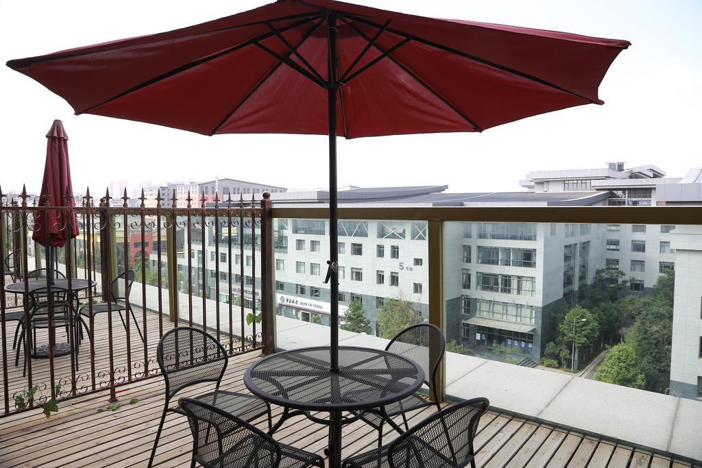 Куньмин: Hometown Lotus Hotel