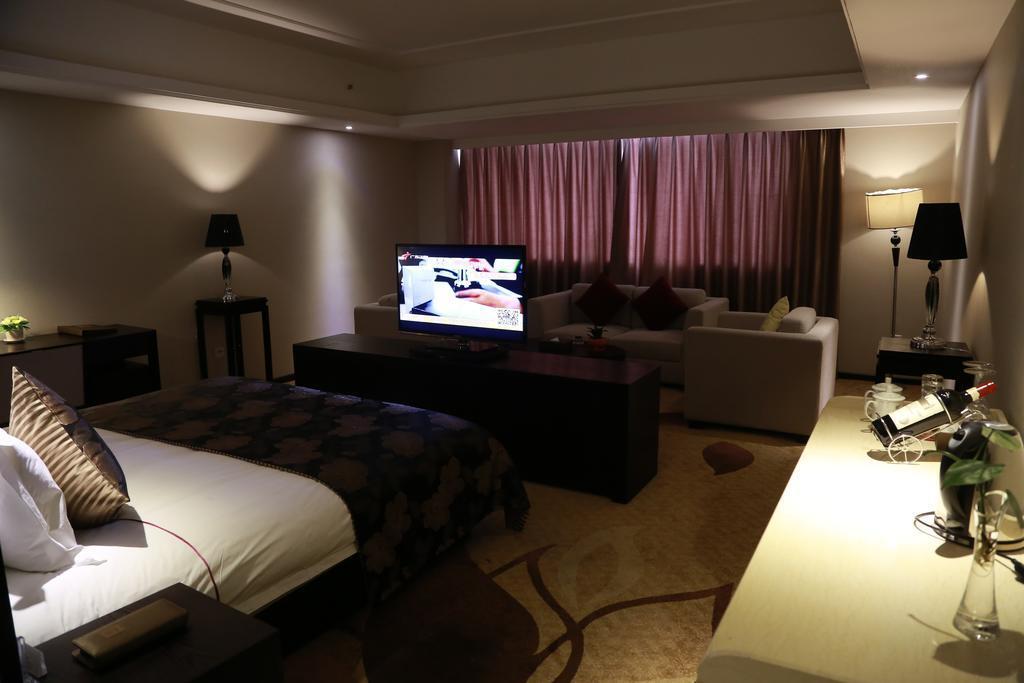 Куньмин: Hometown Lotus Hotel