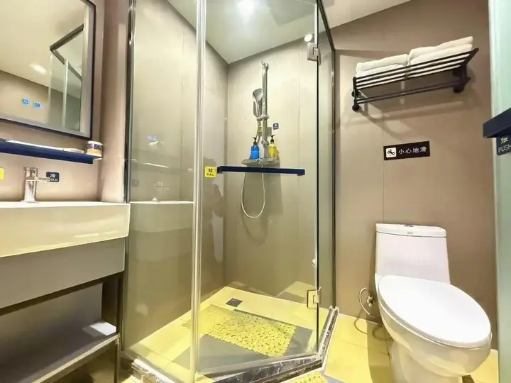 Куньмин: 7 Days Inn Kunming Railway Station Branch
