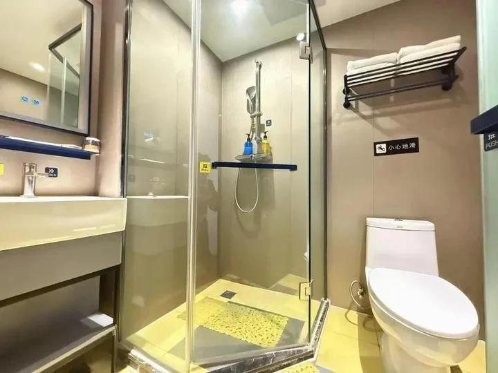 Куньмин: 7 Days Inn Kunming Railway Station Branch