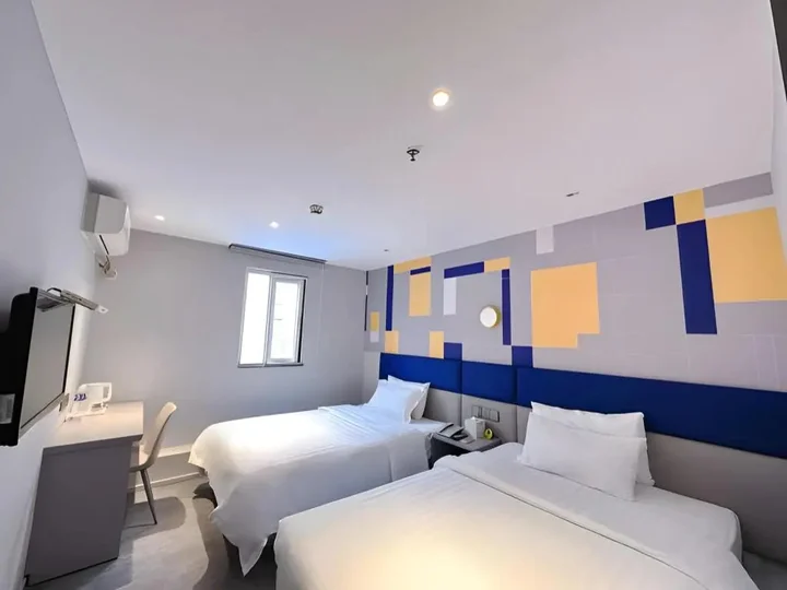 Куньмин: 7 Days Inn Kunming Railway Station Branch
