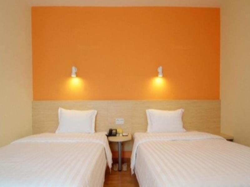 Чанша: 7 Days Inn Changsha Wuyi Square Subway Station Wanda Square Branch agoda