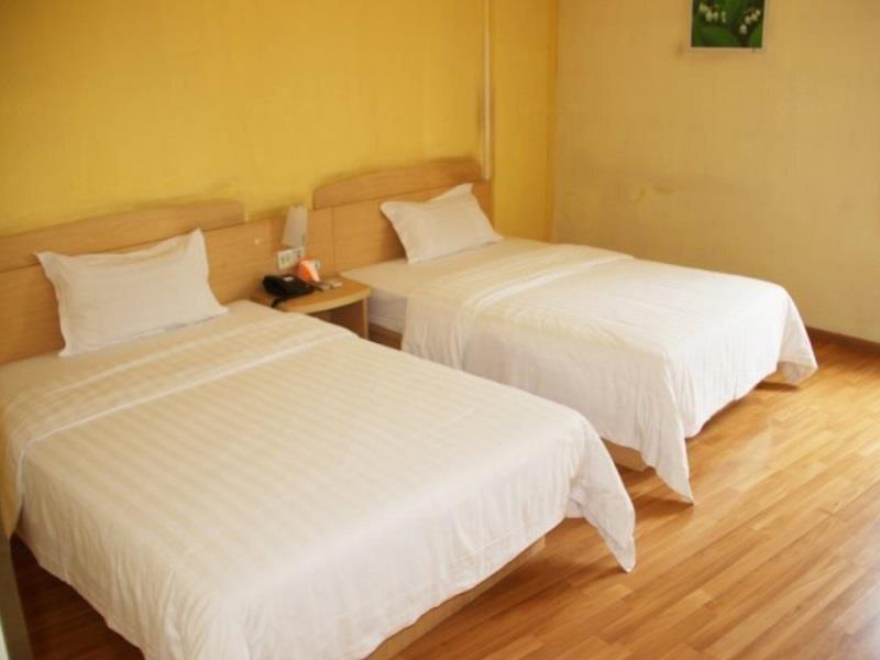 Чанша: 7 Days Inn Changsha Wuyi Square Subway Station Wanda Square Branch agoda