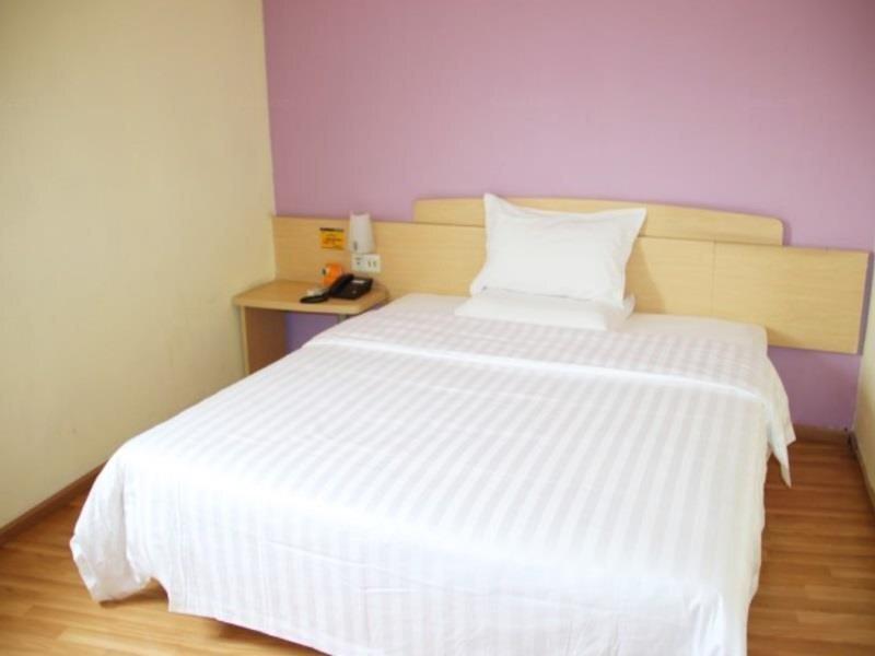 Чанша: 7 Days Inn Changsha Wuyi Square Subway Station Wanda Square Branch agoda