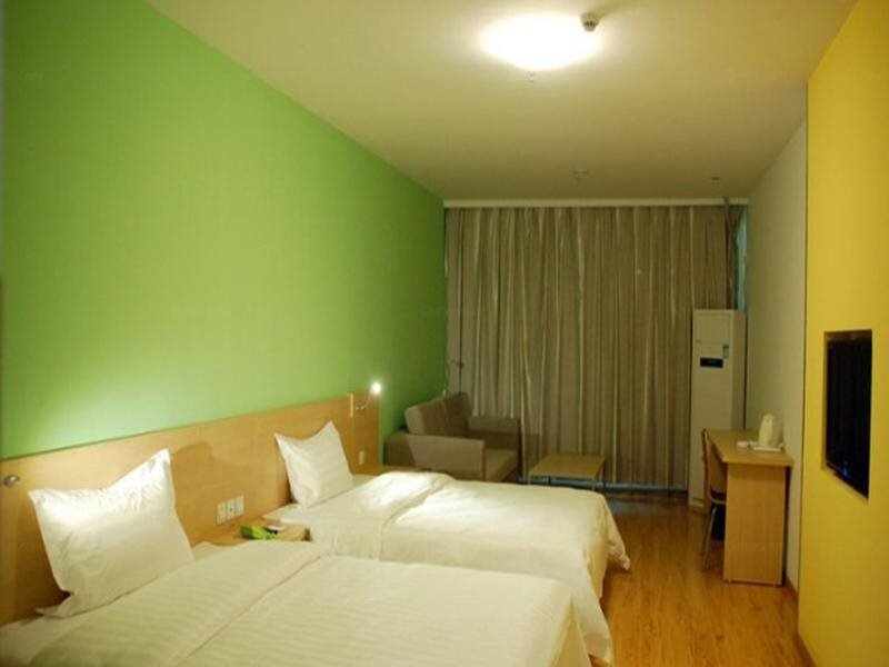 Яньтай: 7 Days Inn Yantai Dahaiyang Street Branch