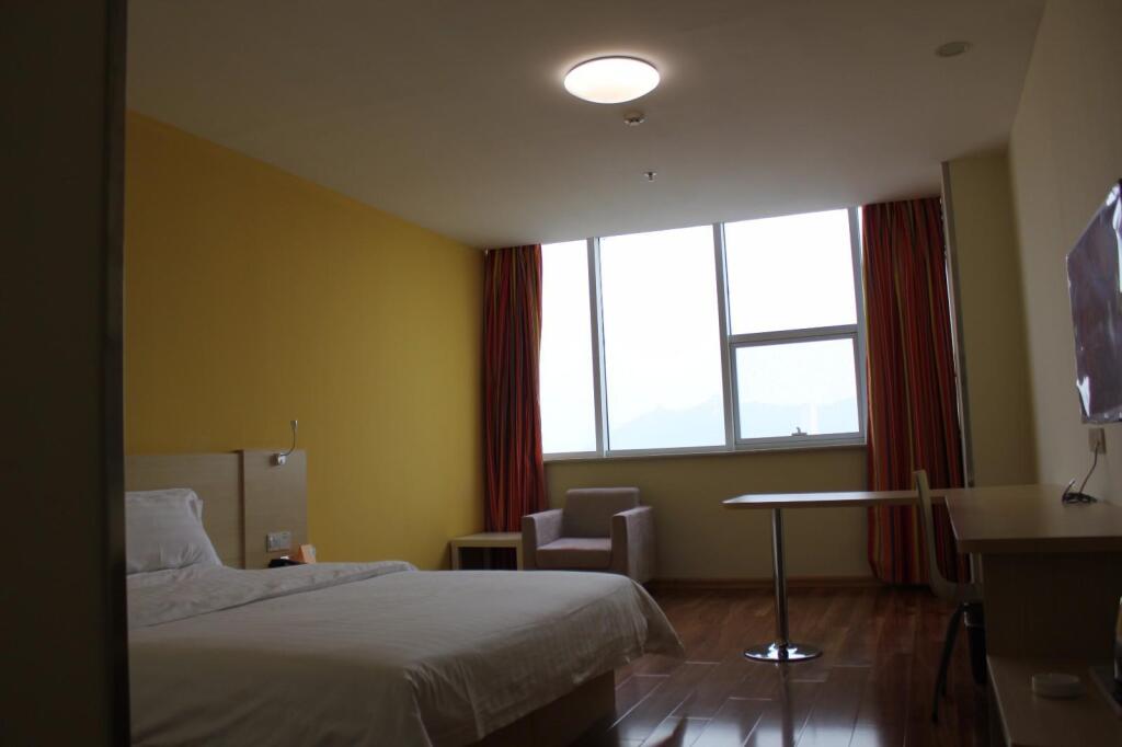 Хойчжоу: 7 Days Inn Huizhou Maidi Road Branch