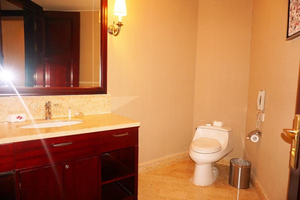 Инкоу: Hongyun Hotel