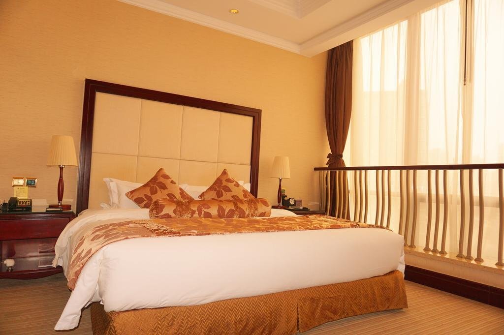 Инкоу: Hongyun Hotel