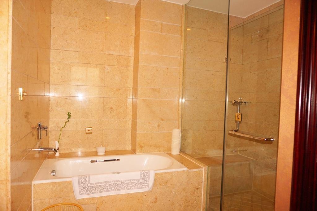 Инкоу: Hongyun Hotel