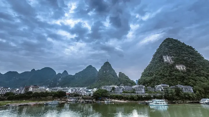 Яншо: Sea Lily Yangshuo Riverside Resort