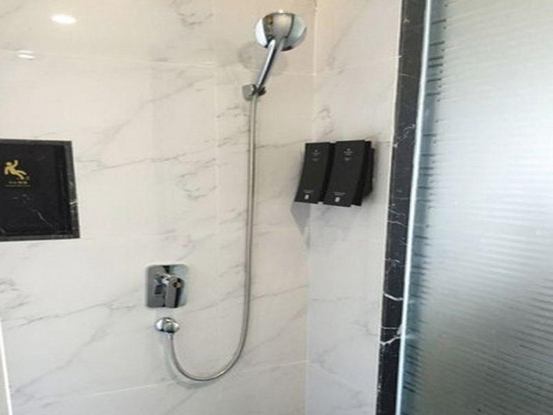 Цюнхай: Lori Star Hotel