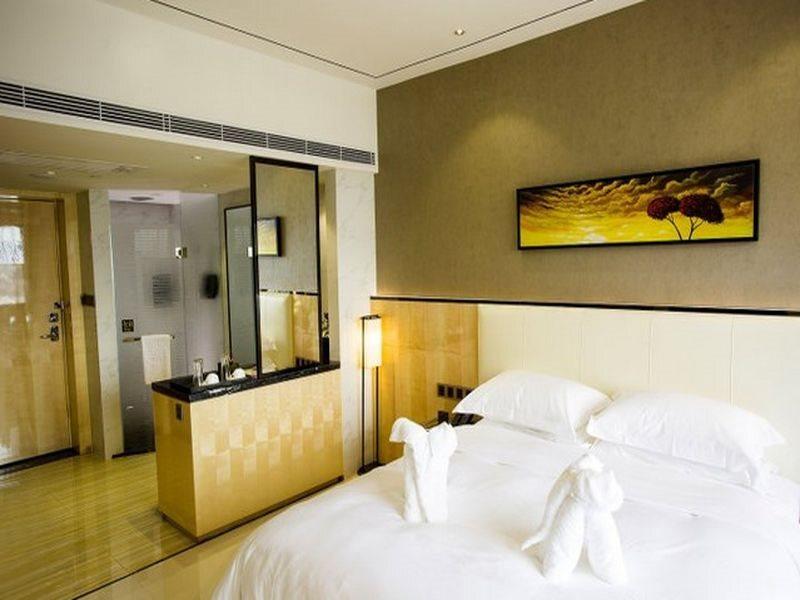 Цюнхай: Lori Star Hotel