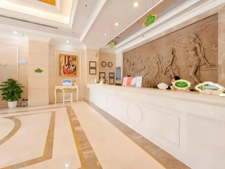 Шэньчжэнь: Vienna Hotel (Shenzhen Shiyan Shilong Community)