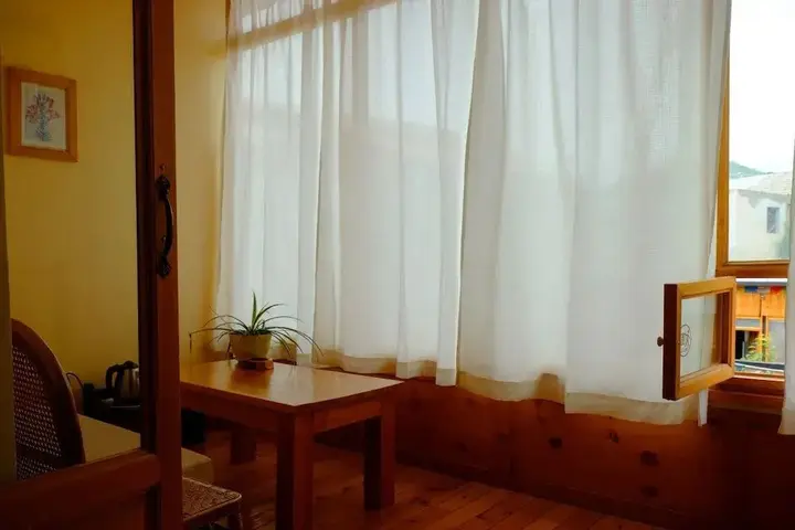 Шангри-Ла: Huksum House