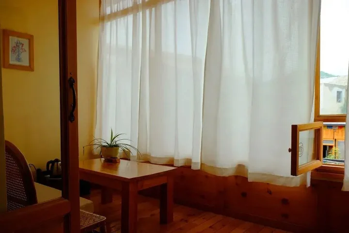 Шангри-Ла: Huksum House