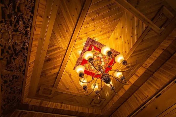 Шангри-Ла: Huksum House