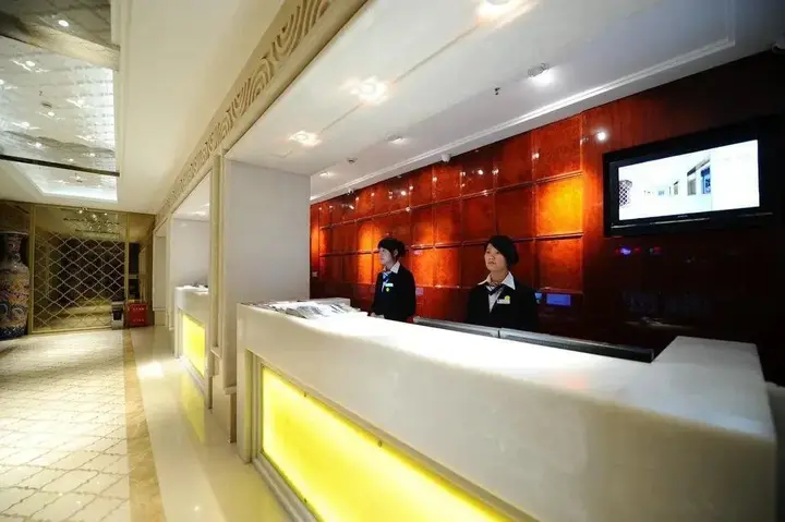Шанхай: Lianchu Happiness Hotel