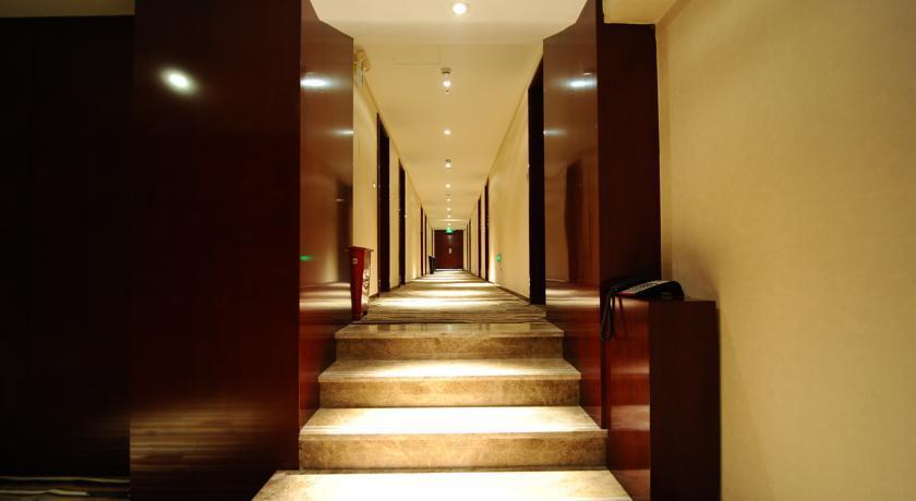 Шанхай: Lianchu Happiness Hotel