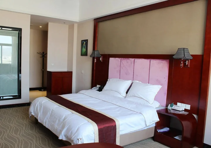Шаогуань: Huayi Business Hotel