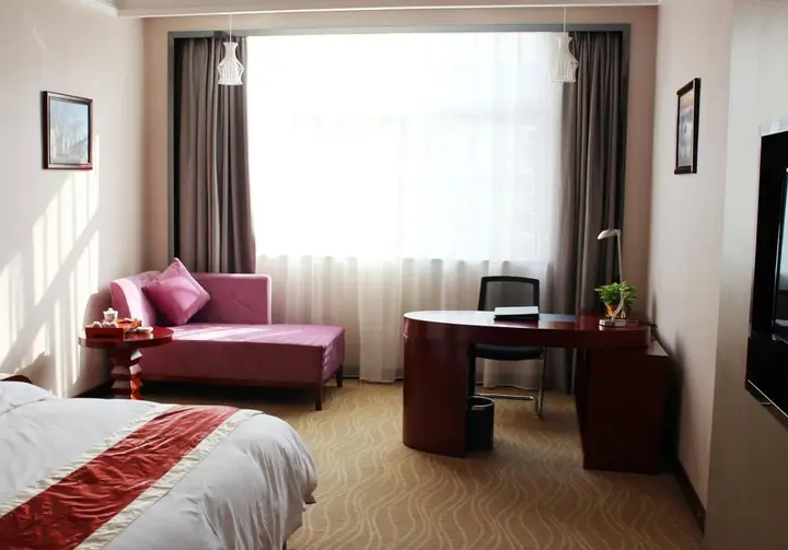 Шаогуань: Huayi Business Hotel