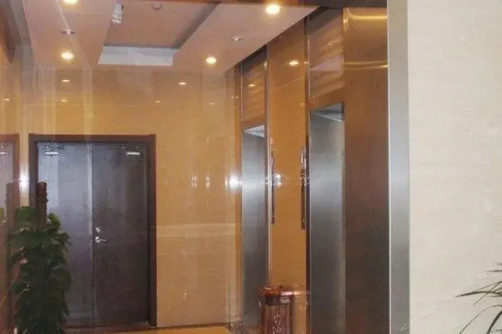 Далянь: Hutan Hotel