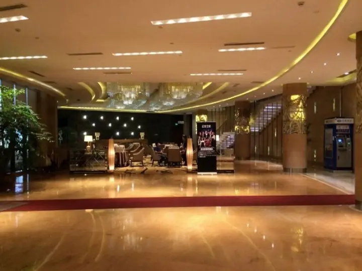 Шэньян: Northeast Hotel