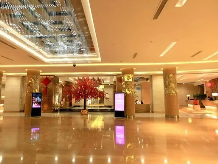 Шэньян: Northeast Hotel