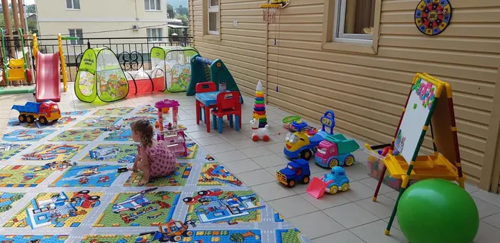 Архипо-Осиповка: Guest House Adel
