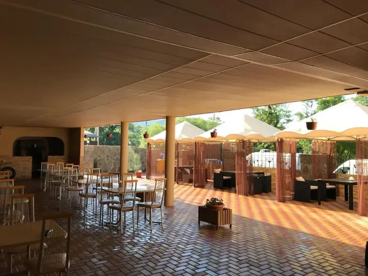 Архипо-Осиповка: Guest House Adel