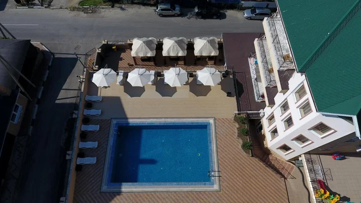 Архипо-Осиповка: Guest House Adel