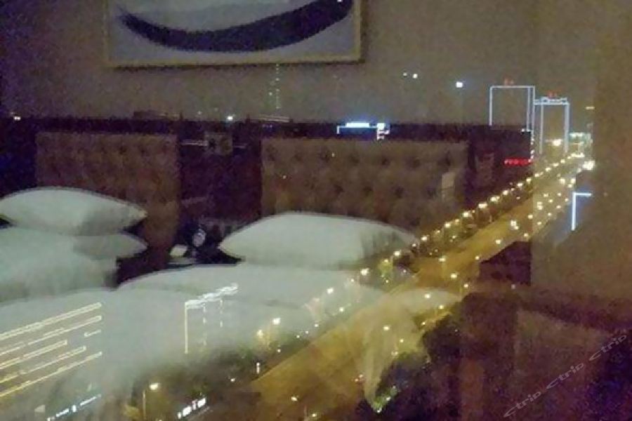 Йиян: Tongcheng International Hotel