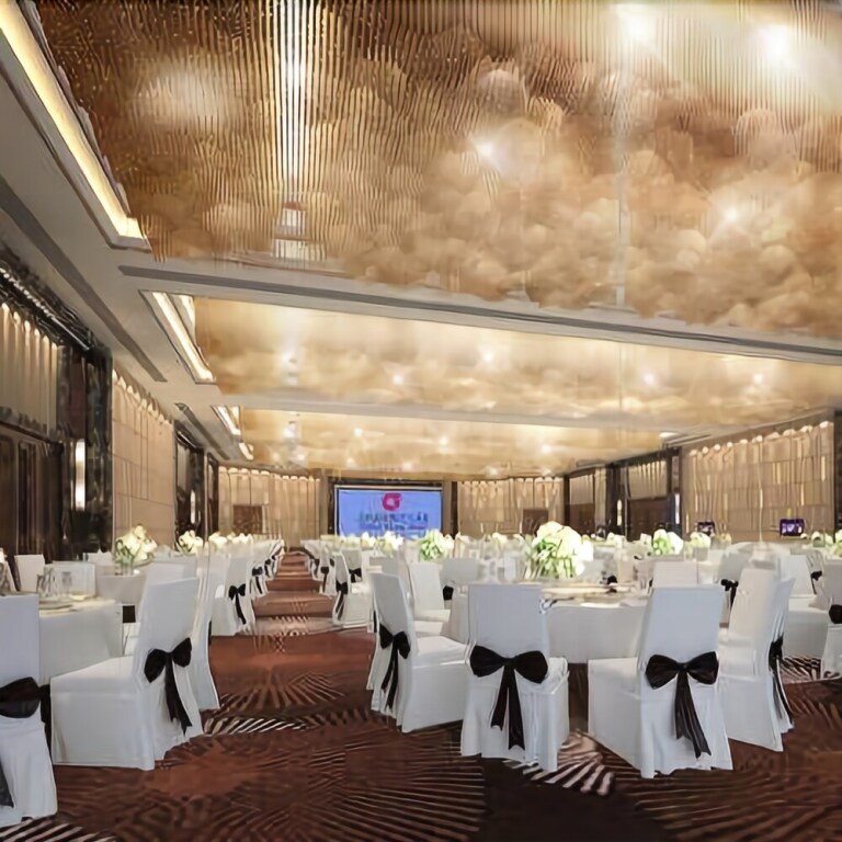 Йиян: Tongcheng International Hotel