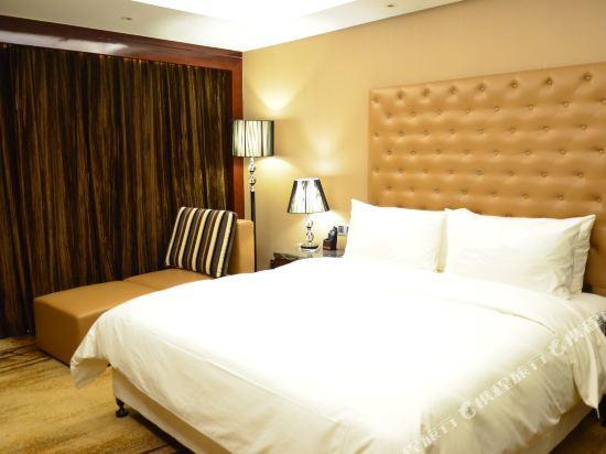 Йиян: Tongcheng International Hotel